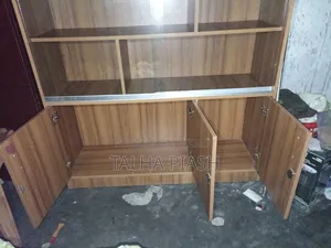 শোকেস। শোকেস।