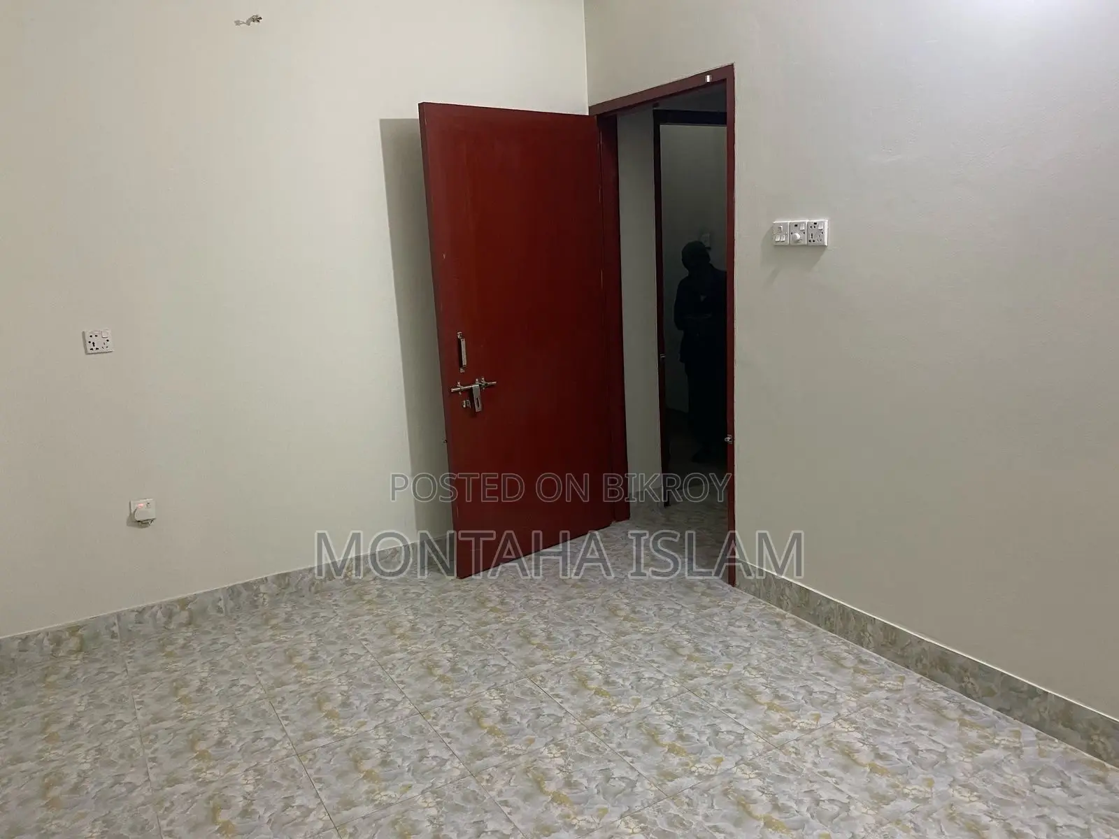 আগ্রাবাদে সাজানো ২ বেডরুমের বাসা ভাড়া