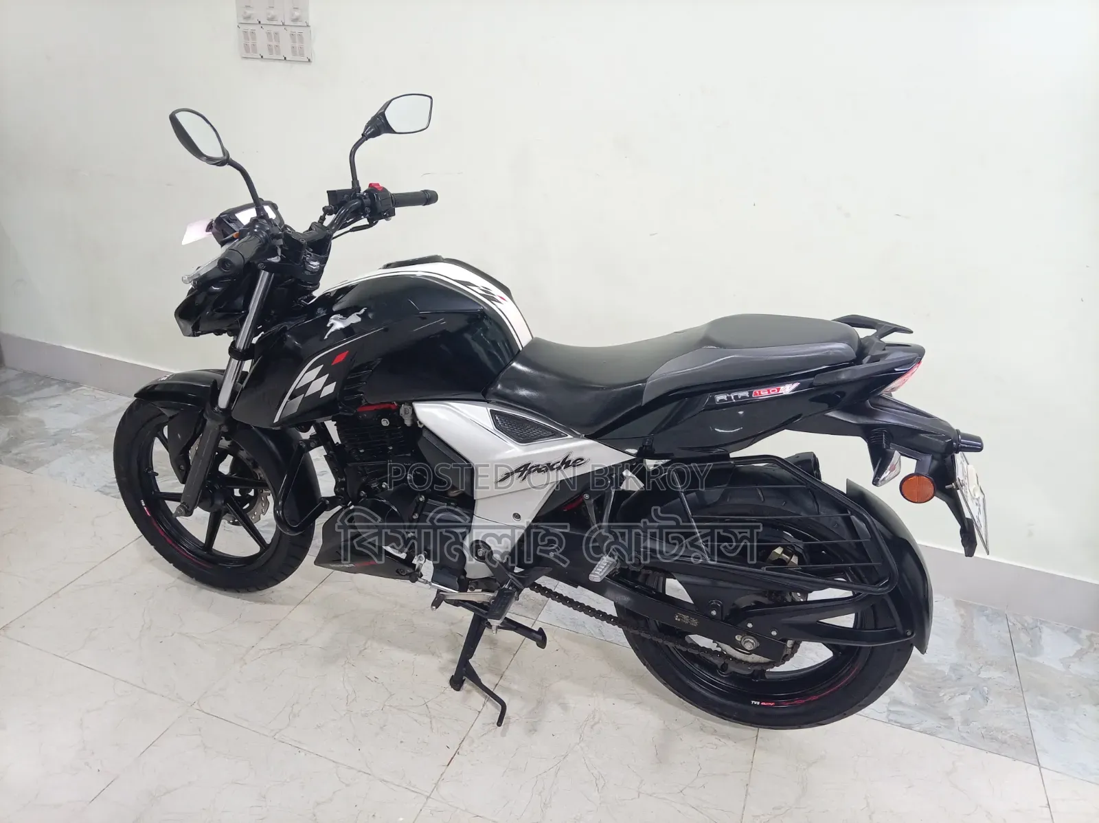 TVS Apache RTR 160 4V 2024 Black