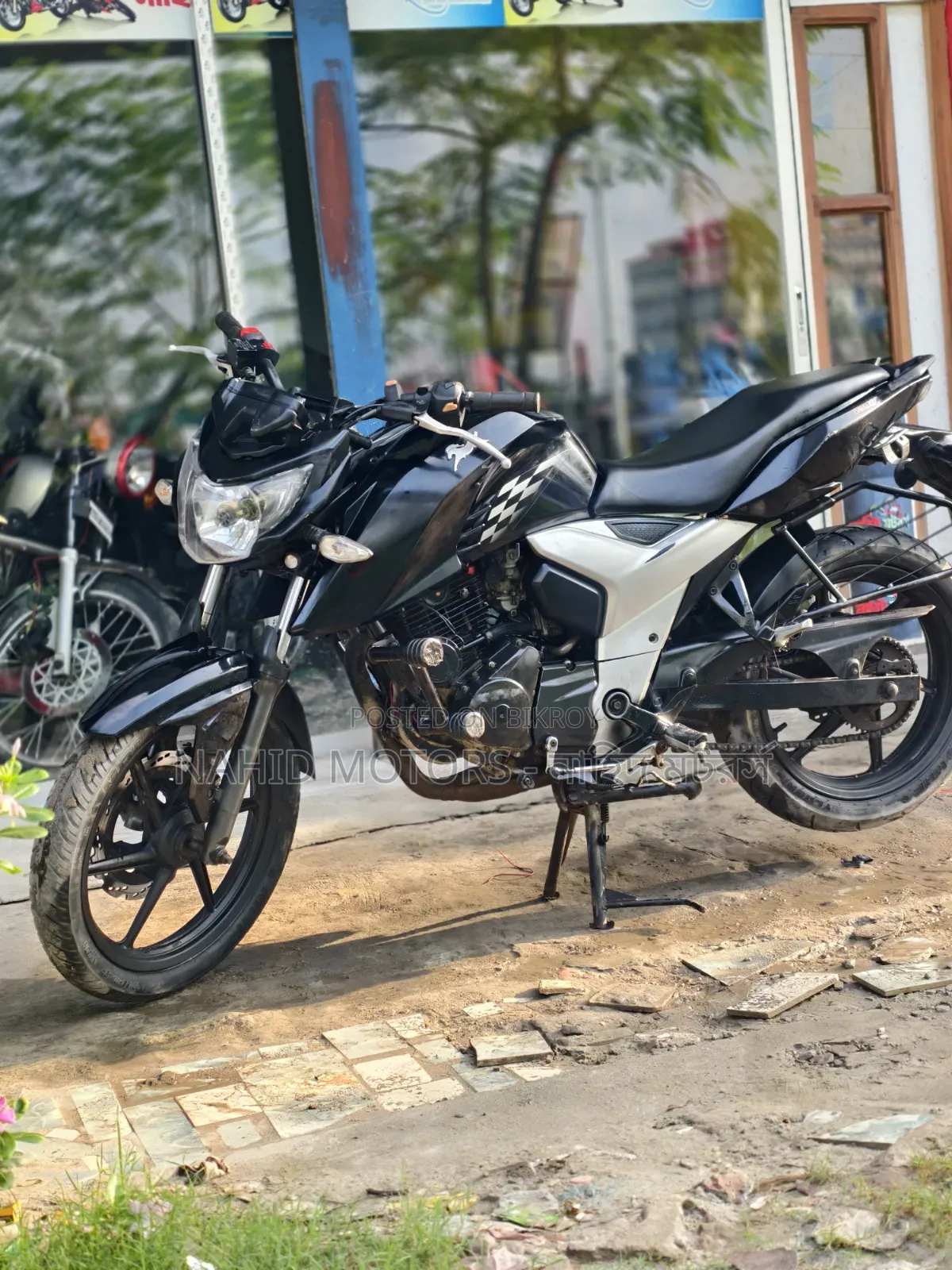 টিভিএস আপাচি আরটিআর ১৬০ ৪ভি ২০২০ কালো