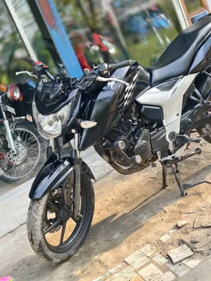 টিভিএস আপাচি আরটিআর ১৬০ ৪ভি ২০২০ কালো