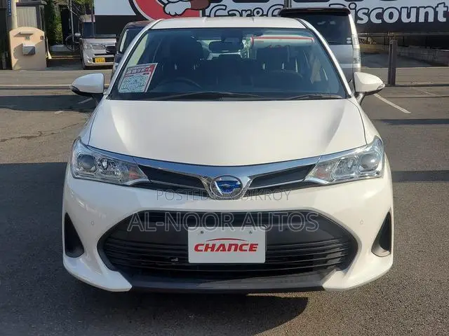Toyota Corolla Fielder 1.5 Hybrid Front-Wheel Drive 2021 White