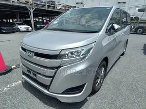 Toyota Noah 1.8 Front-Wheel Drive Hybrid (7 seater) 2021 Silver
