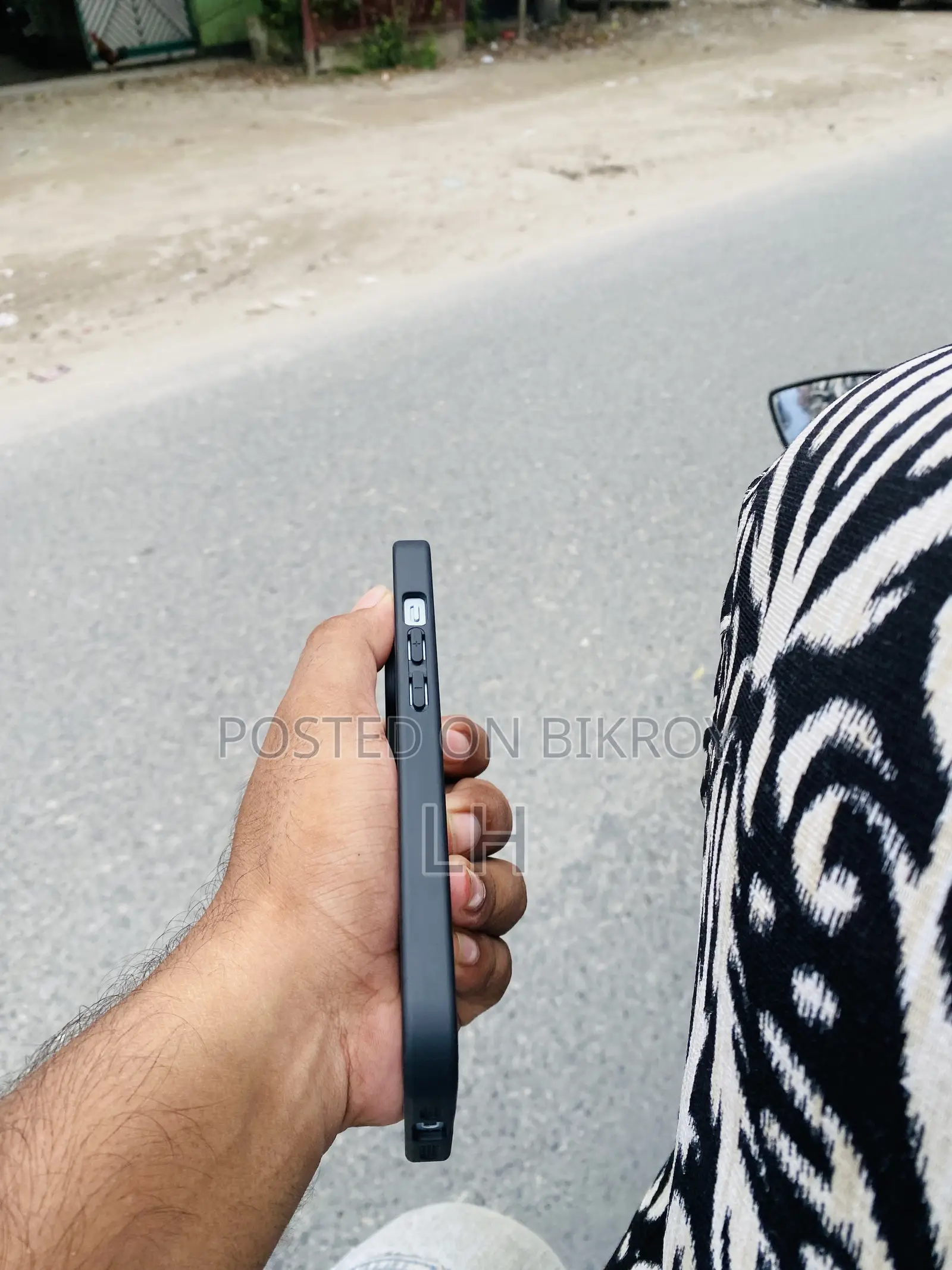 অ্যাপল আইফোন ১৫ ১২৮ জিবি হোয়াইট