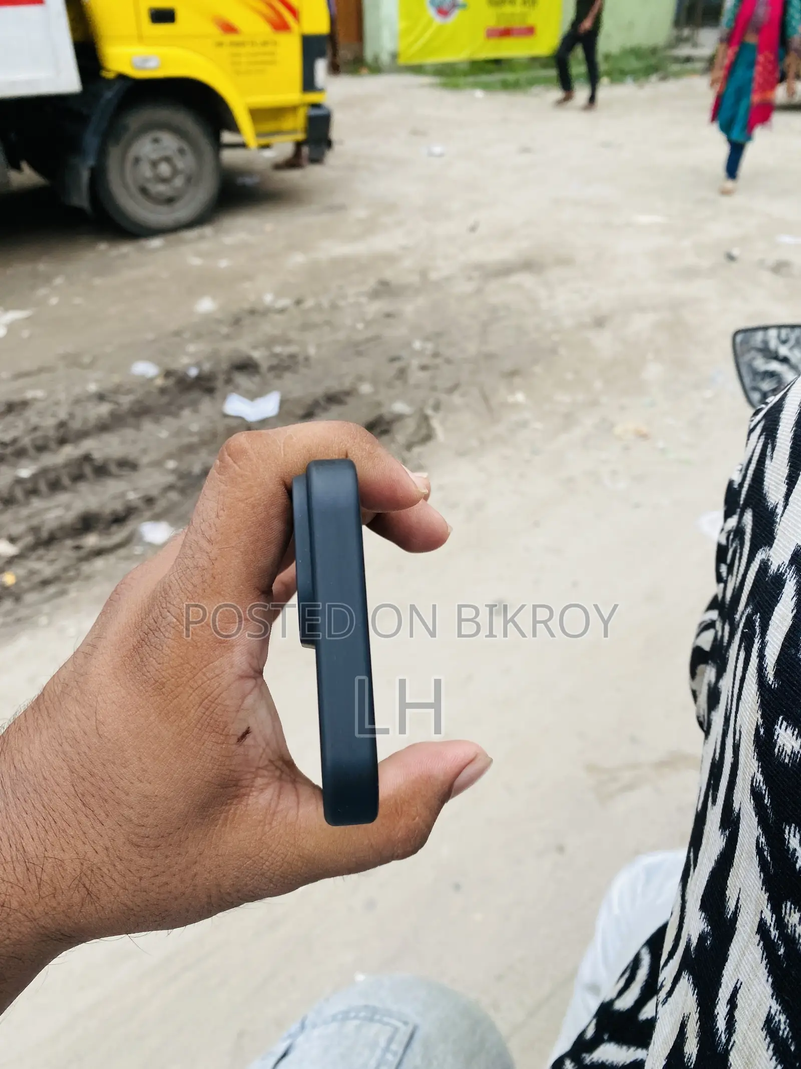 অ্যাপল আইফোন ১৫ ১২৮ জিবি হোয়াইট
