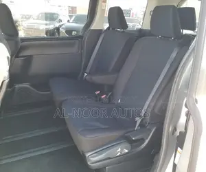 Toyota Noah 1.8 Front-Wheel Drive Hybrid (7 seater) 2021 Silver