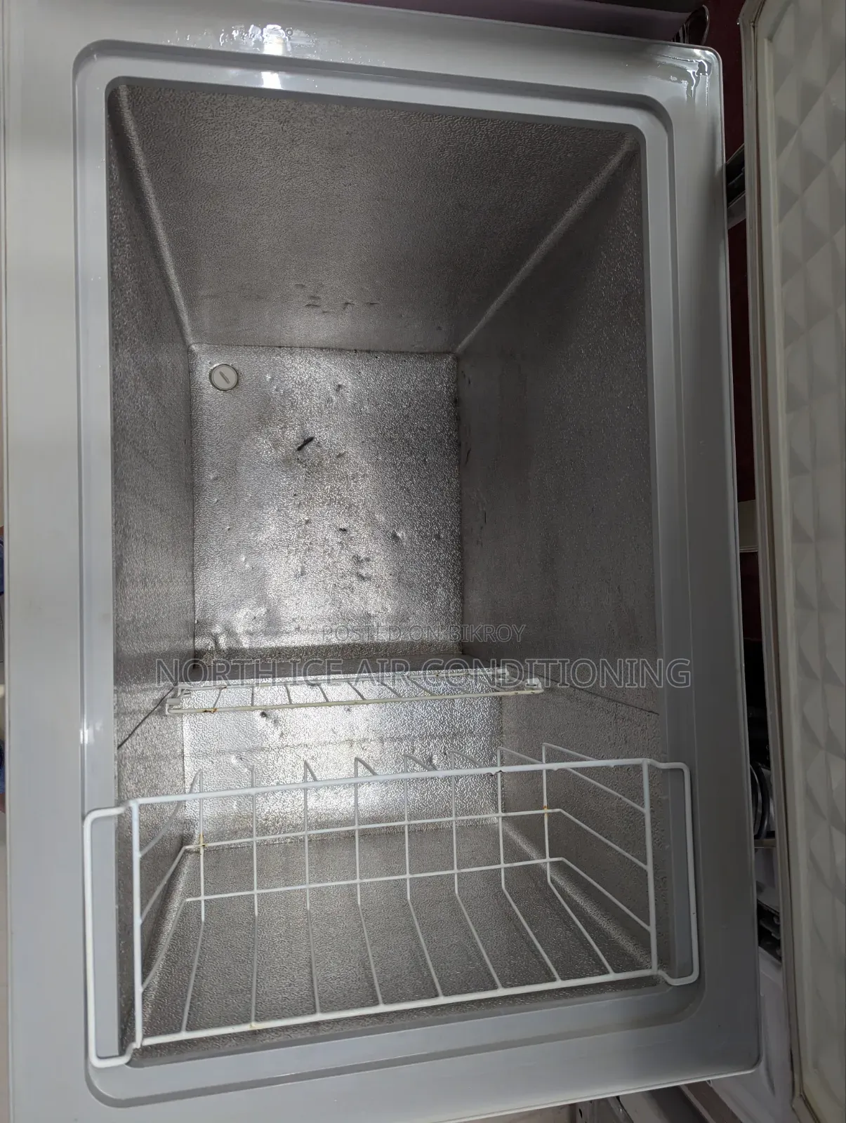 Singer White Colour Deep Freezer 205 Ltr.