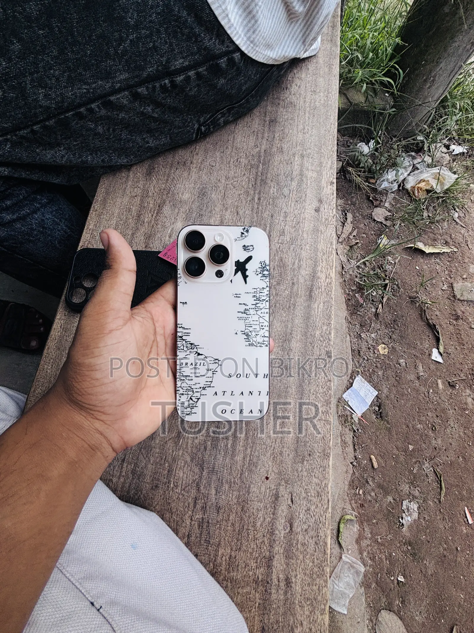 অ্যাপল আইফোন ১৬ প্রো ১২৮ জিবি গোল্ড