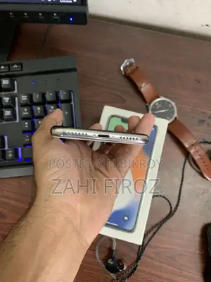 অ্যাপল আইফোন এক্স ৬৪ জিবি হোয়াইট
