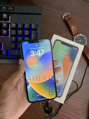 অ্যাপল আইফোন এক্স ৬৪ জিবি হোয়াইট