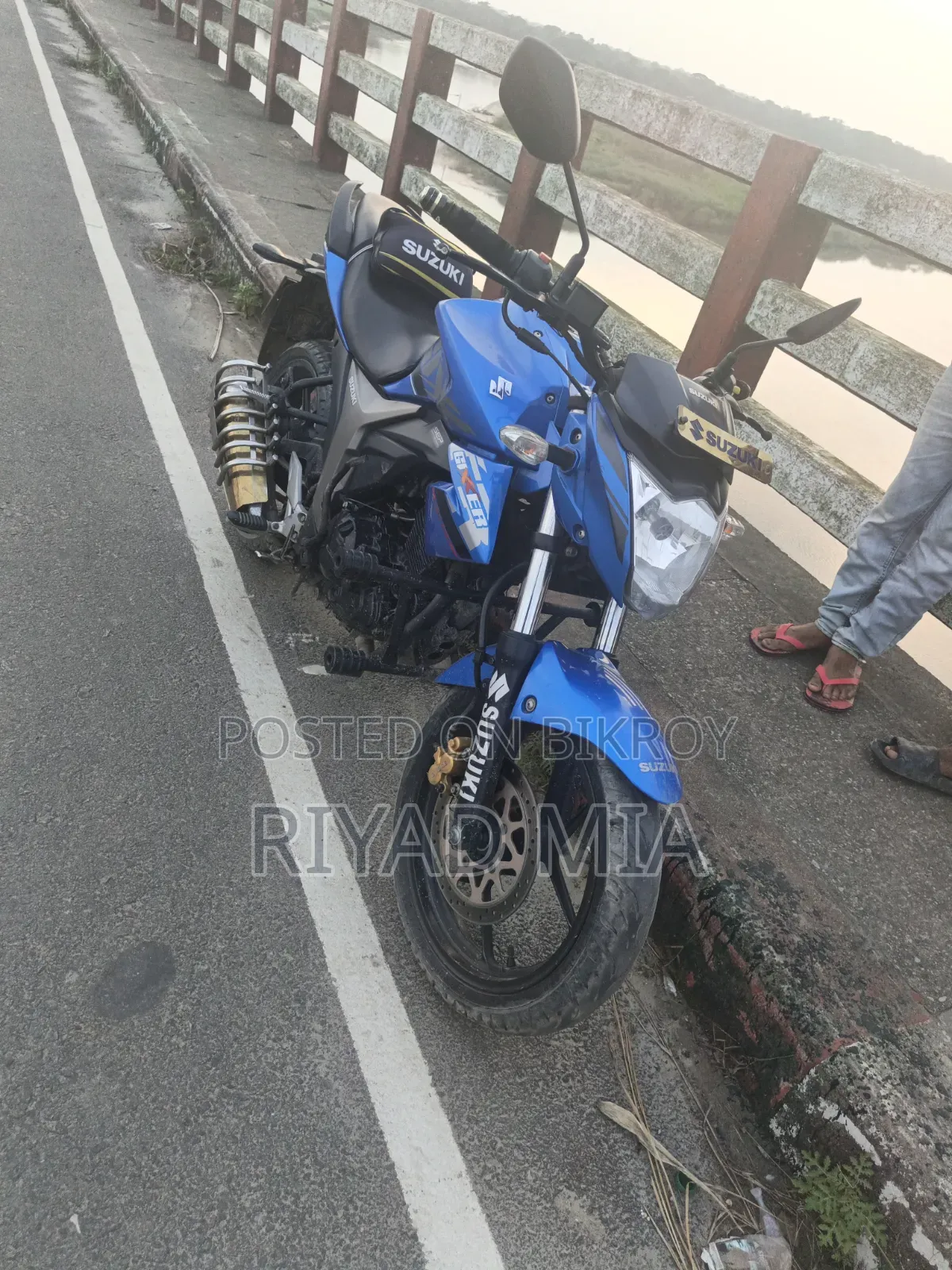Suzuki 2022 Blue
