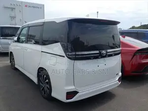 Toyota Voxy 2023 Pearl