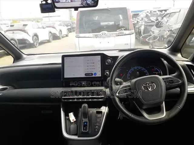 Toyota Voxy 2023 Pearl