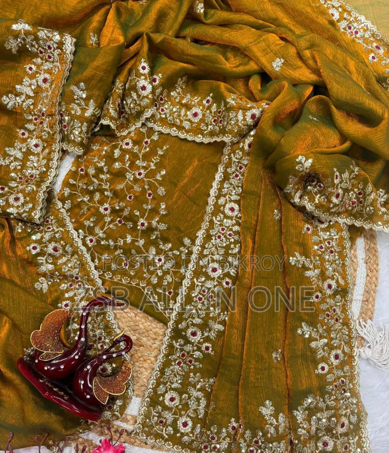 ইন্ডিয়ান জর্জেট শাড়ি উইথ ব্লাউজ পিস