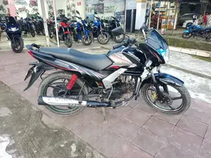 মাহিন্দ্রা ডুরো ২০১৮ কালো