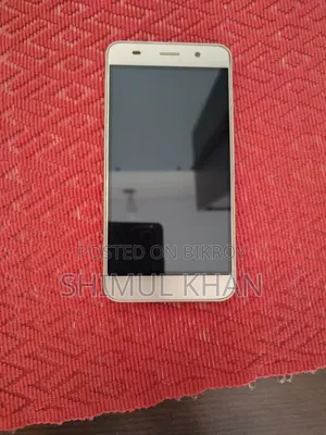 Huawei Y6 16 GB Gold