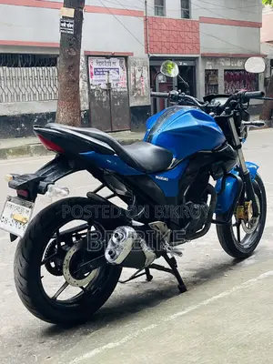 সুজুকি জিক্সার ২০১৭ ব্লু