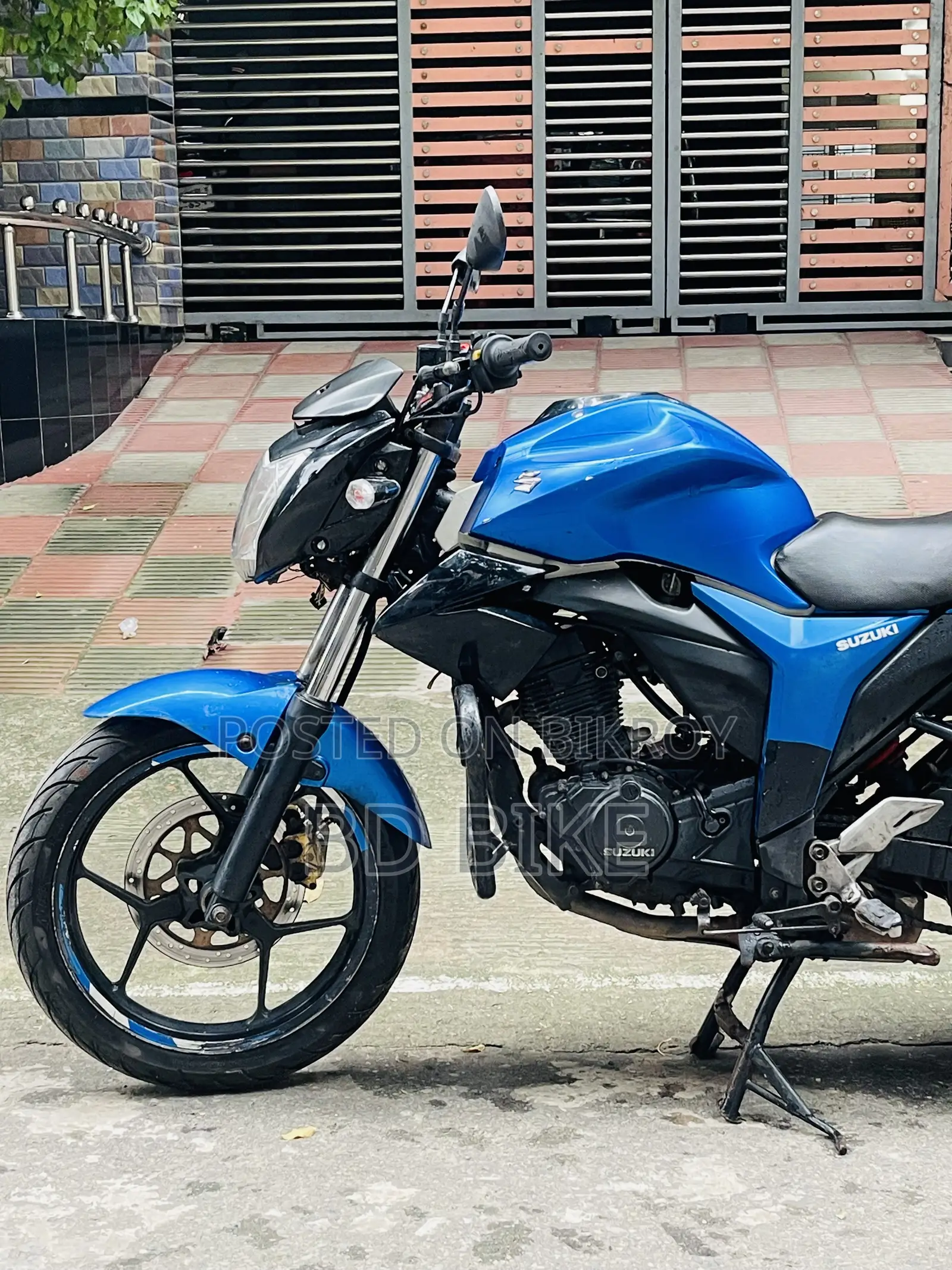 সুজুকি জিক্সার ২০১৭ ব্লু