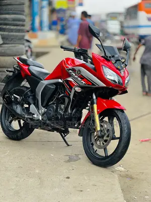 ইয়ামাহা ফেজার এফআই ভি২ ২০১৯ লাল