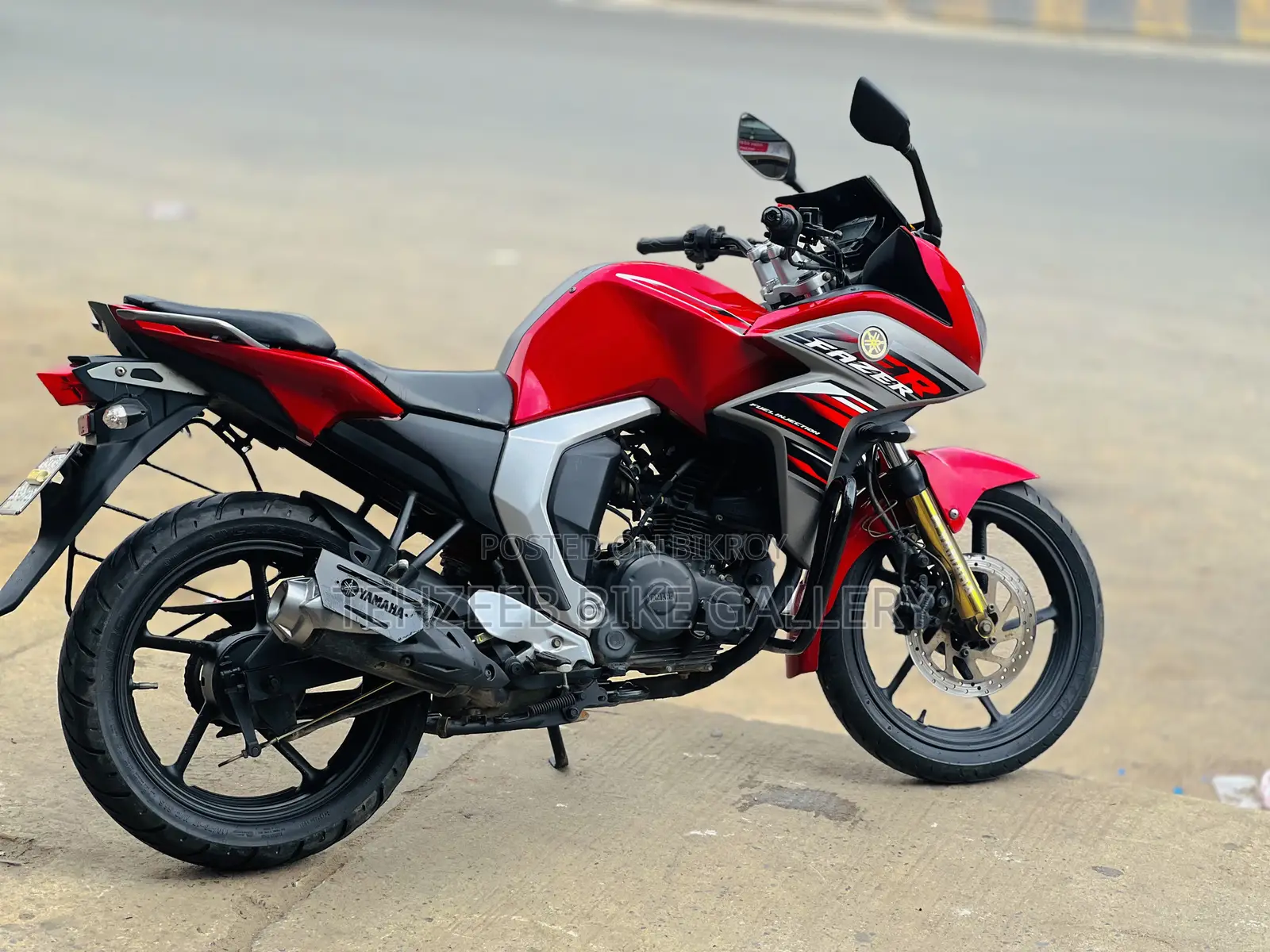 ইয়ামাহা ফেজার এফআই ভি২ ২০১৯ লাল
