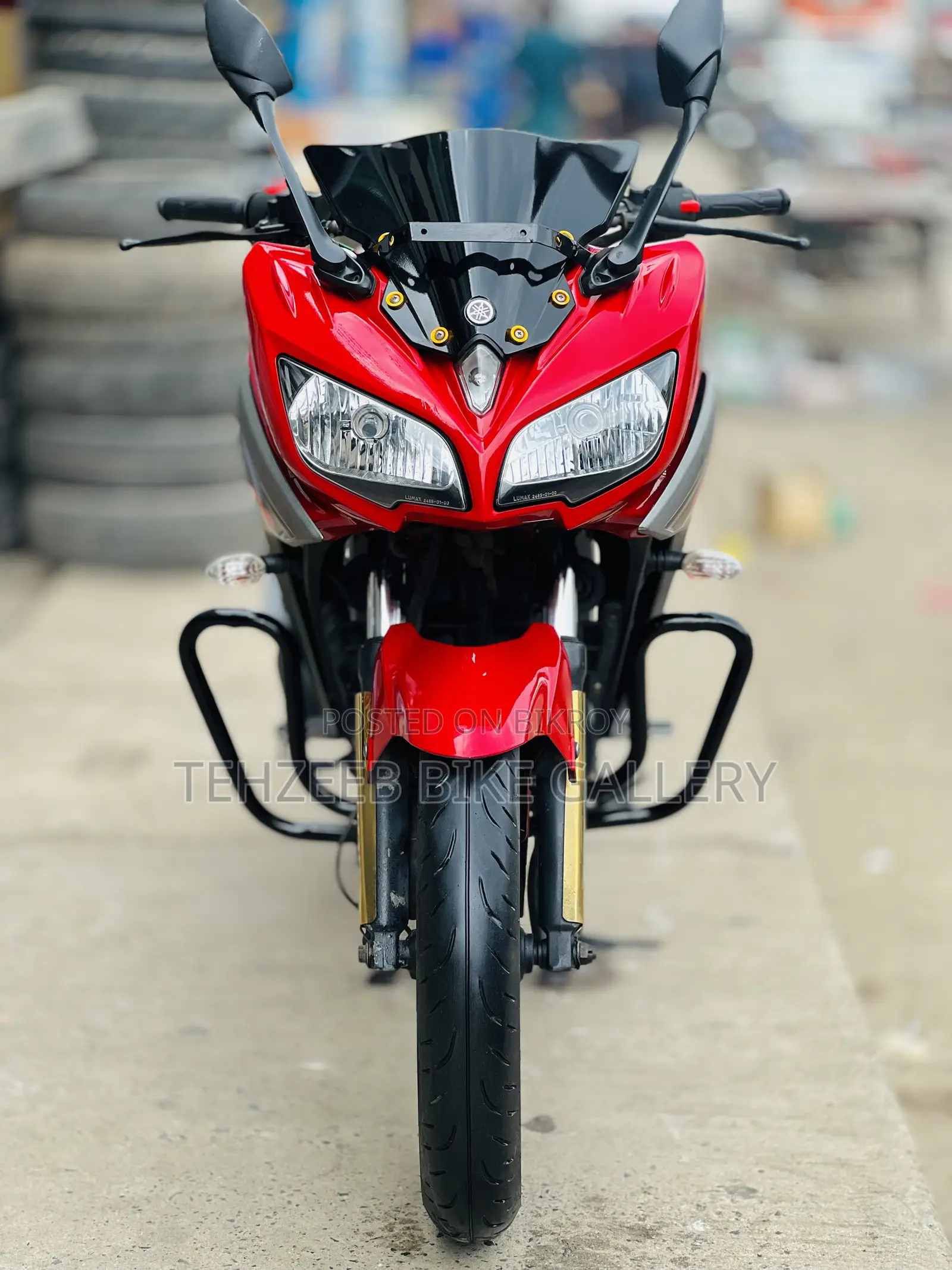 ইয়ামাহা ফেজার এফআই ভি২ ২০১৯ লাল