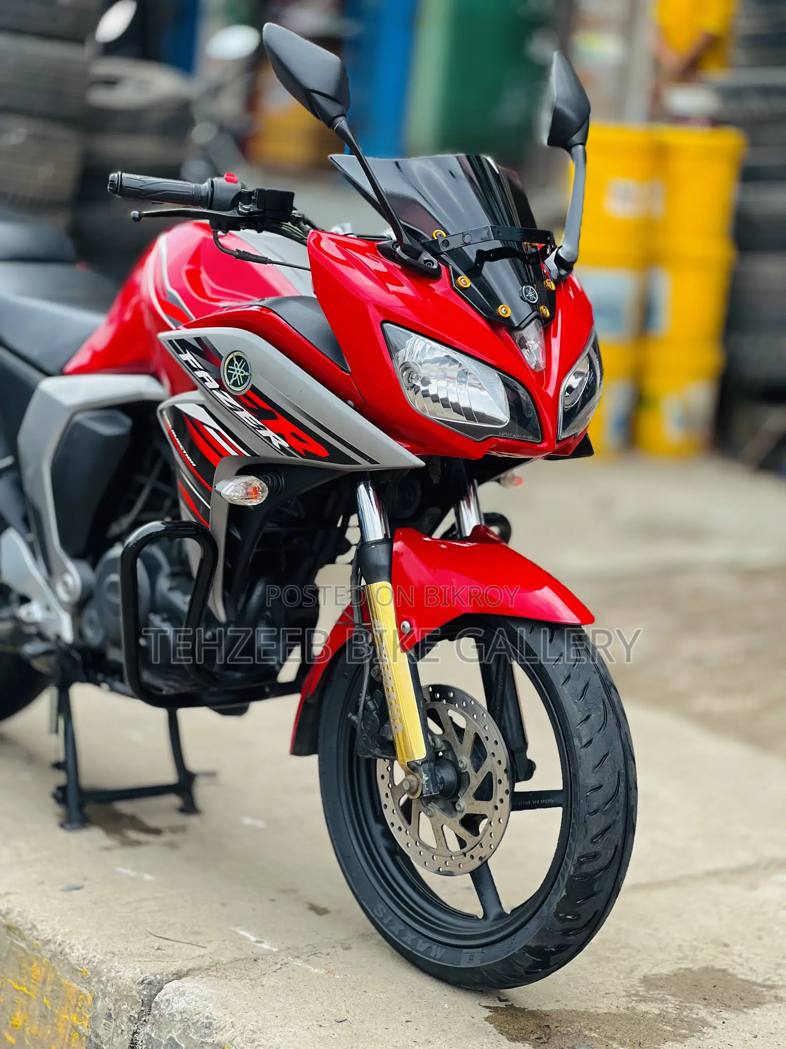 ইয়ামাহা ফেজার এফআই ভি২ ২০১৯ লাল