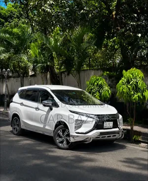 Mitsubishi Xpander Cross 2021 White