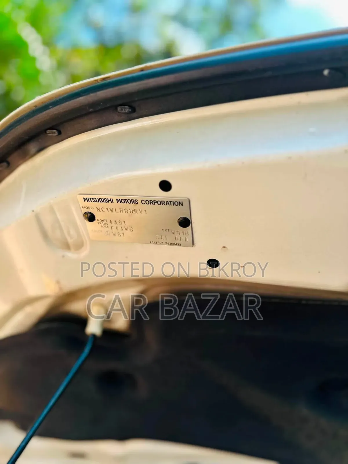 মিতসুবিশি এক্সপ্যান্ডার ক্রস ২০২১ সাদা