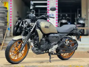 ইয়ামাহা এফজেড-এক্স ২০২৫ গোল্ড