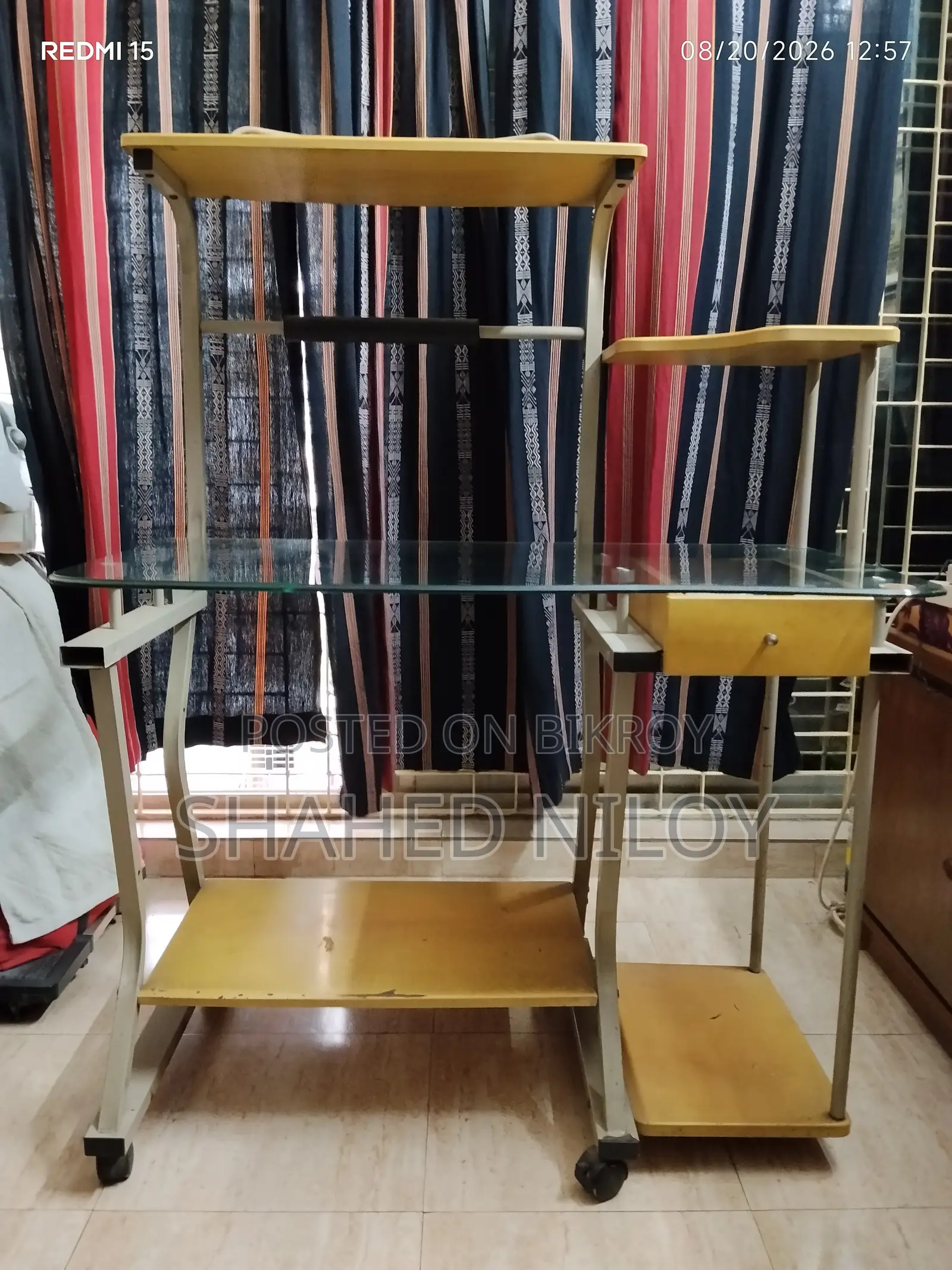 কম্পিউটার ডেস্ক
