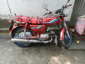 Honda 2002 Red