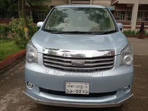 টয়োটা করোল্লা ২০১২ নীল