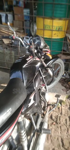 দাওয়ান ফ্লাইট ১১০ ২০১৩ ব্ল্যাক