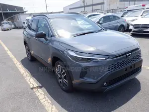 নতুন টয়োটা করোল্লা ক্রস ২০২৬ গ্রে