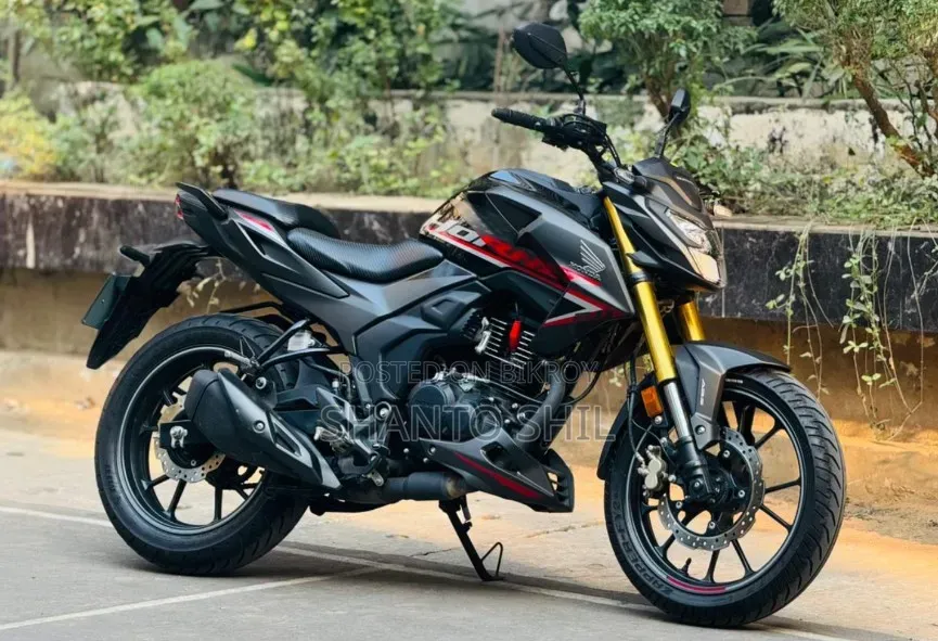 হোন্ডা হরনেট ২.০ ২০২৫ কালো