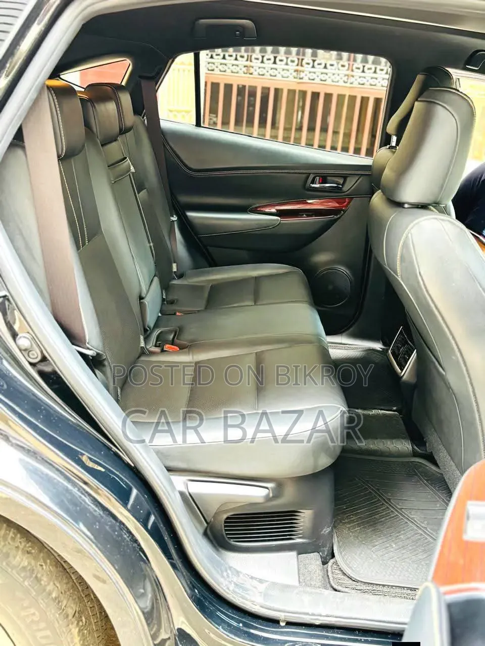 Toyota Harrier 2.0 2014 Black