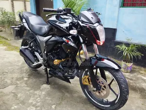 সুজুকি জিক্সার ২০২৩ কালো