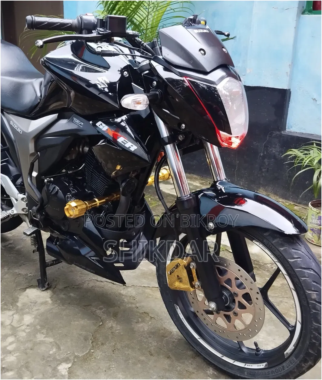 সুজুকি জিক্সার ২০২৩ কালো
