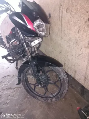 বাজাজ ডিসকভার ১২৫ ২০১৯ ব্ল্যাক