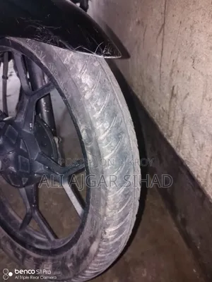 বাজাজ ডিসকভার ১২৫ ২০১৯ ব্ল্যাক