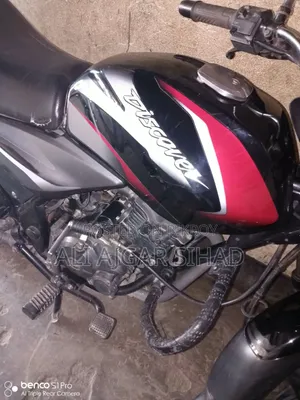 বাজাজ ডিসকভার ১২৫ ২০১৯ ব্ল্যাক