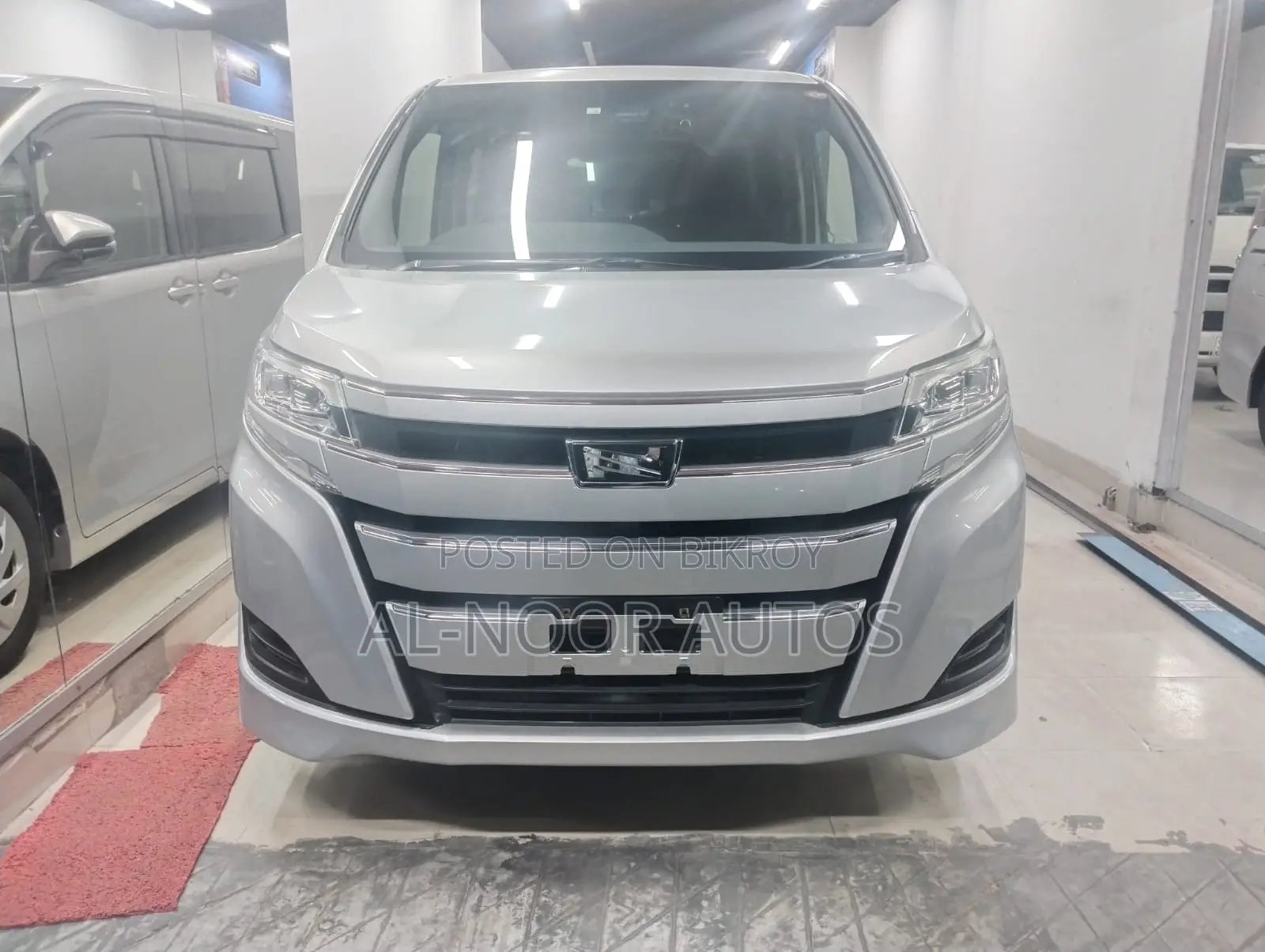 Toyota Noah 2.0 Front-Wheel Drive (8-Seater) 2020 Silver