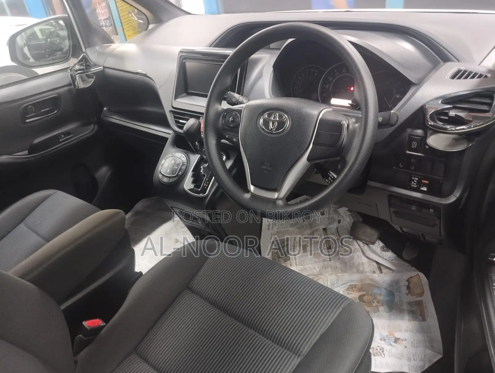 Toyota Noah 2.0 Front-Wheel Drive (8-Seater) 2020 Silver