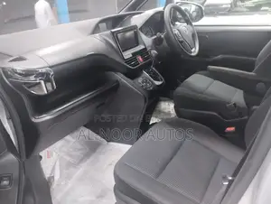 Toyota Noah 2.0 Front-Wheel Drive (8-Seater) 2020 Silver