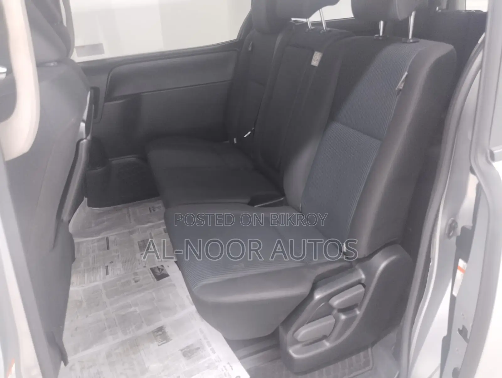 Toyota Noah 2.0 Front-Wheel Drive (8-Seater) 2020 Silver