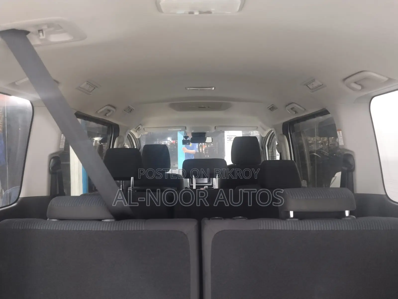 Toyota Noah 2.0 Front-Wheel Drive (8-Seater) 2020 Silver