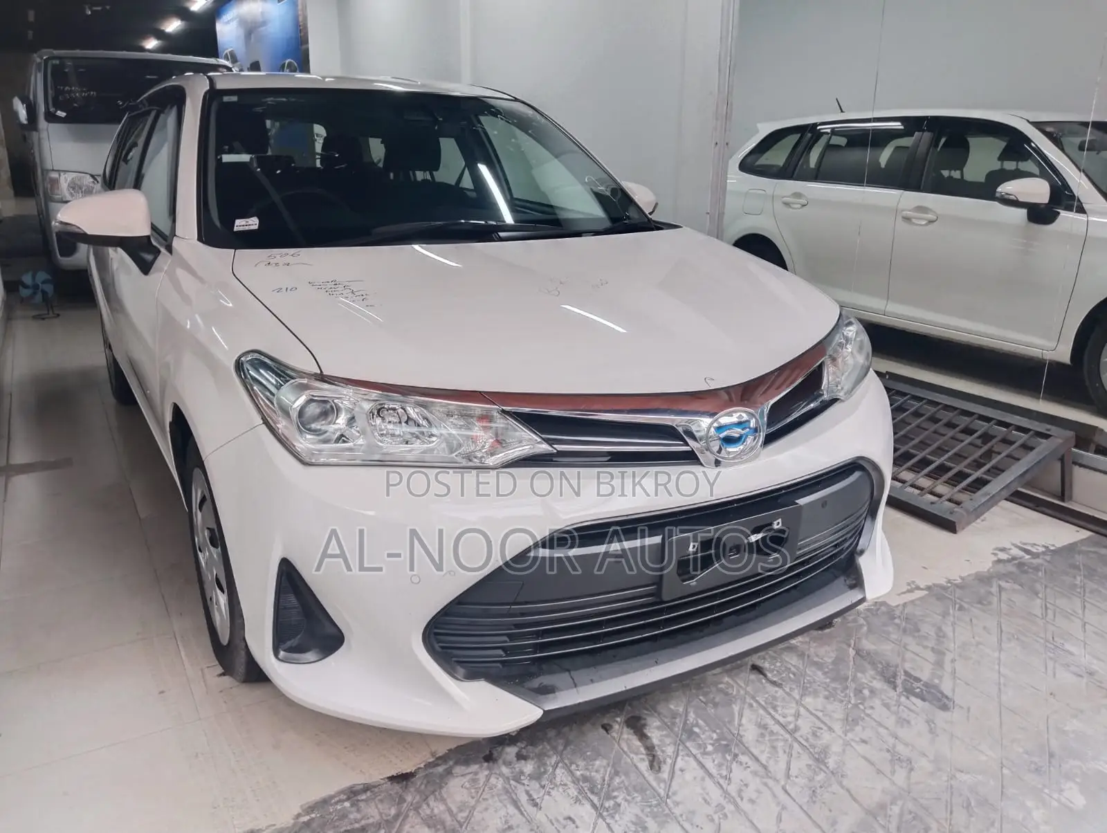 Toyota Corolla Fielder 1.5 Hybrid FWD 2021 White