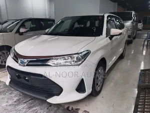 Toyota Corolla Fielder 1.5 Hybrid FWD 2021 White