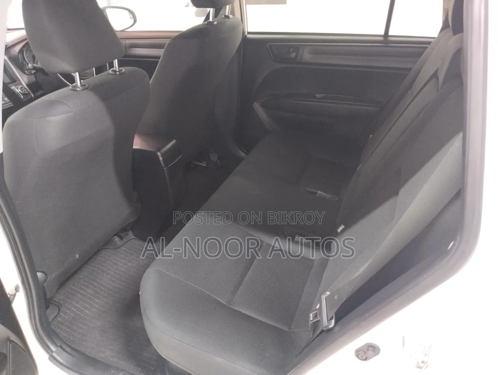 Toyota Corolla Fielder 1.5 Hybrid FWD 2021 White