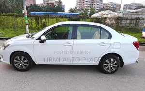 Toyota Axio 2012 Pearl